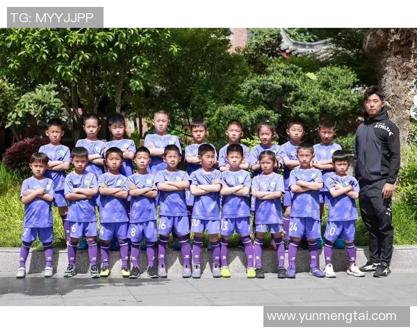 佳木斯足球明星排行榜揭晓谁将成为本年度最佳球员的竞争者